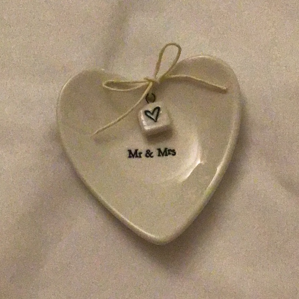 (Like New) Ceramic Mr and Mrs Jewelry Dish